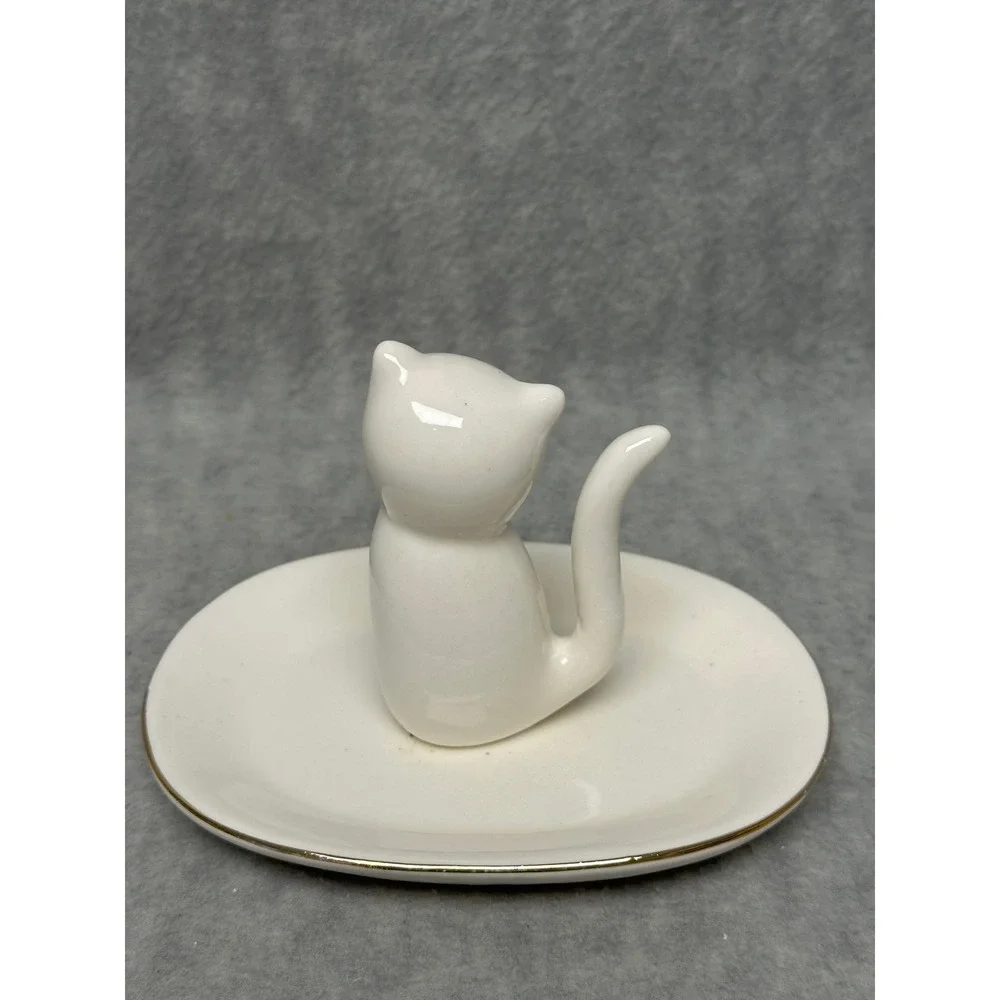 Cat Ring Holder Trinket Dish White Ceramic Gold Rim Figurine 2015 Tri-Coastal